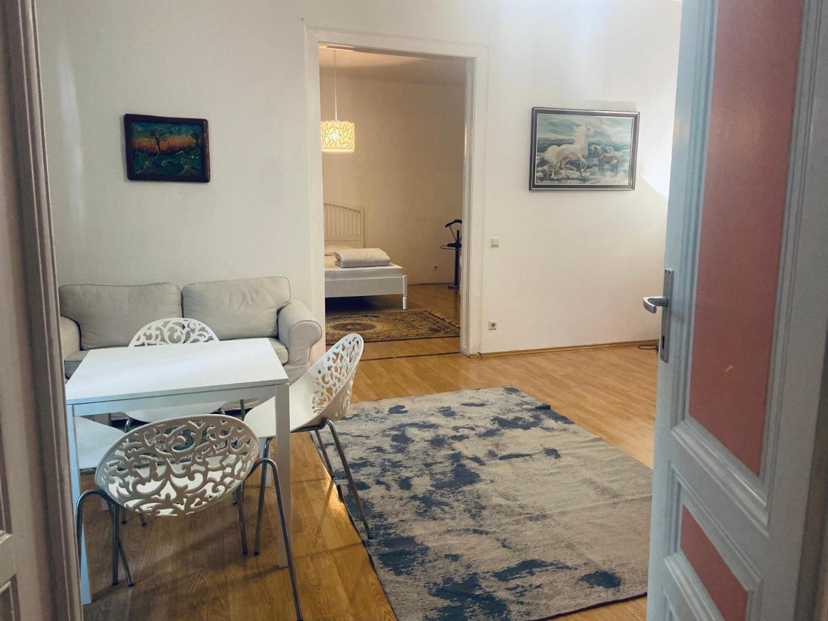 Altbau *